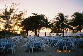 beachdinner.jpg